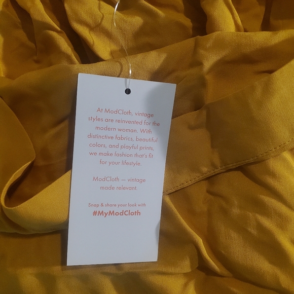 yellow skirt - Picture 3 of 4